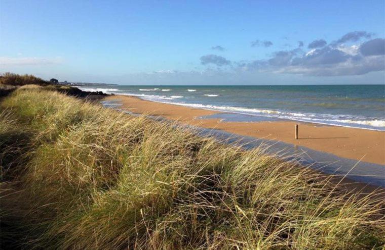 Les Pieds Dans L'Eau - Acces Direct A La Plage Bernières-sur-Mer 외부 사진