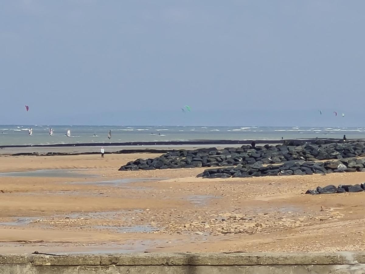 Les Pieds Dans L'Eau - Acces Direct A La Plage Bernières-sur-Mer 외부 사진