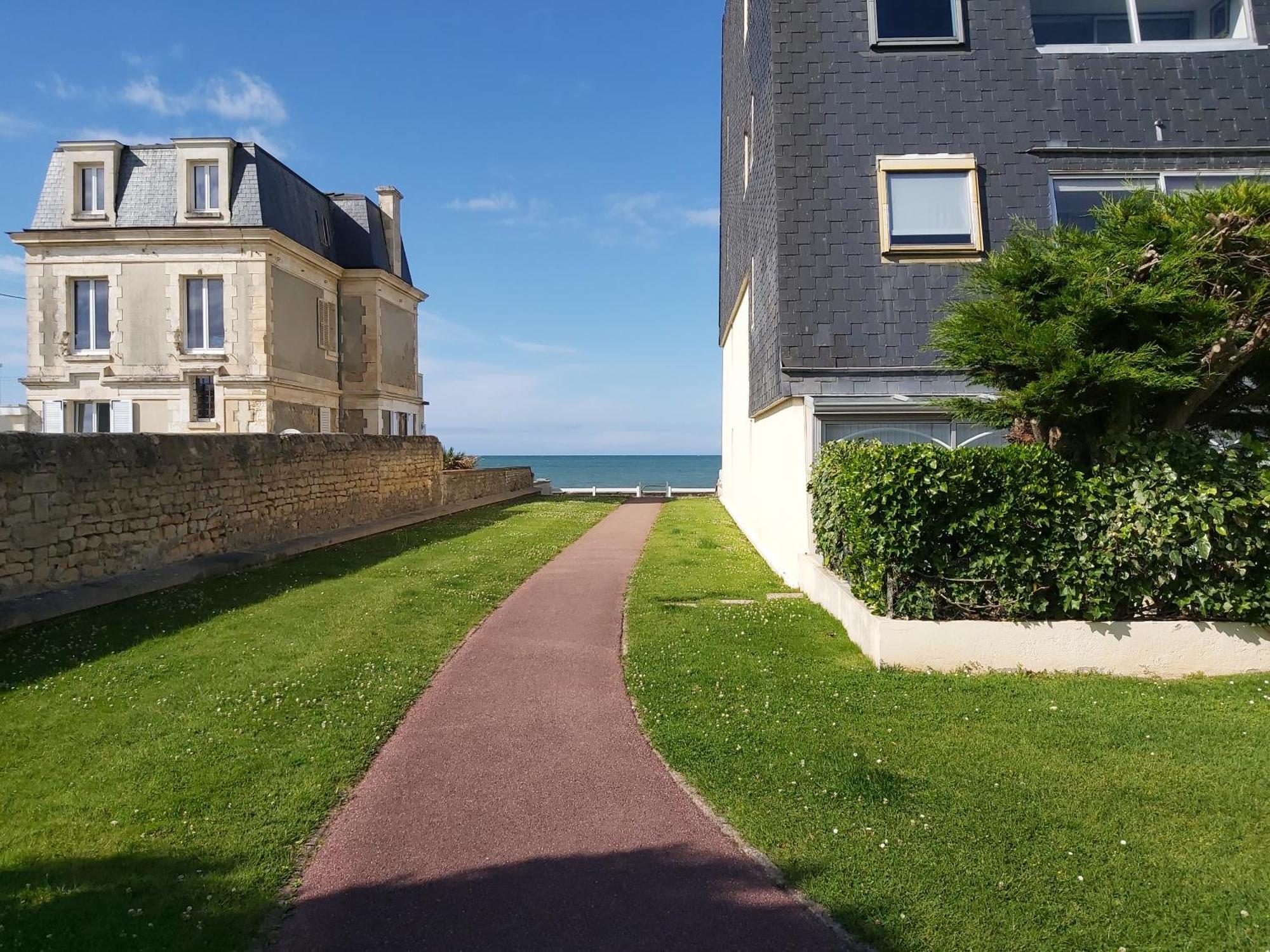 Les Pieds Dans L'Eau - Acces Direct A La Plage Bernières-sur-Mer 외부 사진