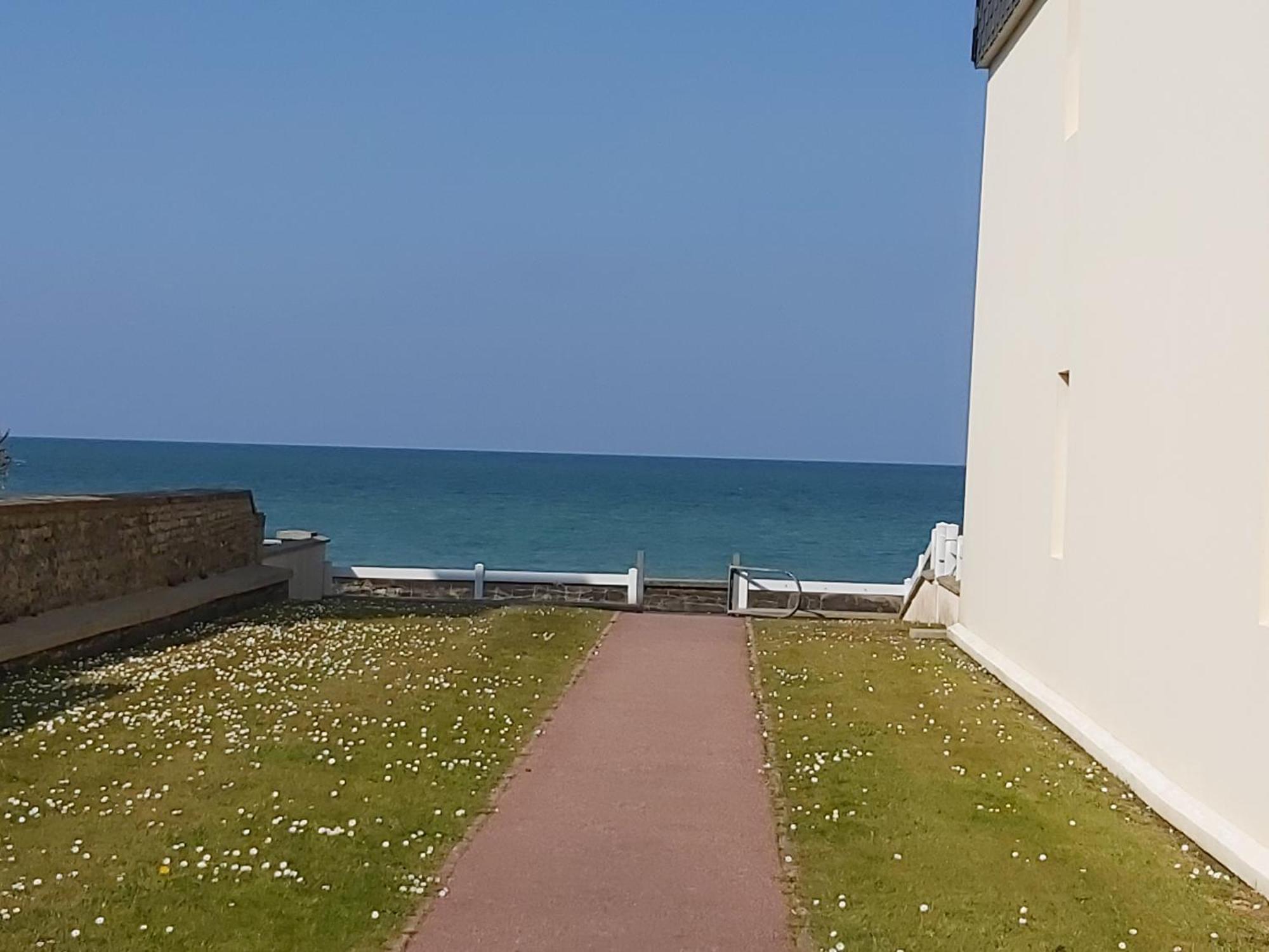Les Pieds Dans L'Eau - Acces Direct A La Plage Bernières-sur-Mer 외부 사진